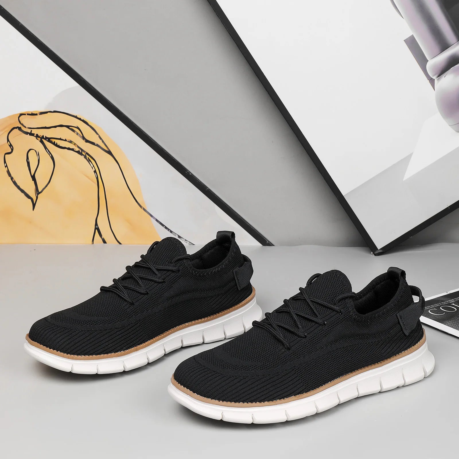 2025newmen'sandwomen'ssportsshoes, suitablefor all seasons, available in 3 color options. Easy to put on and take off, non-slip.