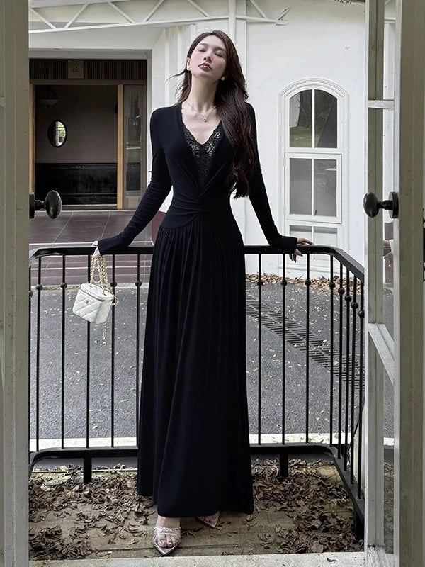 2026 French High-end Elegant Evening Gown Women's Long Sleeves V-neck Lace Patchwork Slim Long Dress Designed Minimalist Gown