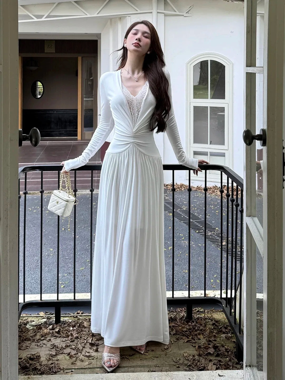 2026 French High-end Elegant Evening Gown Women's Long Sleeves V-neck Lace Patchwork Slim Long Dress Designed Minimalist Gown