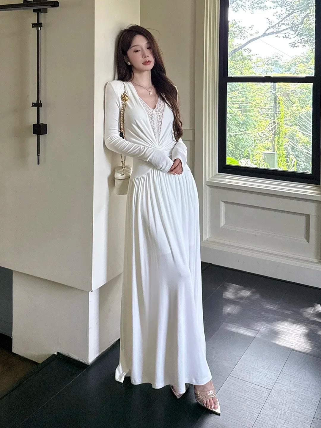 2026 French High-end Elegant Evening Gown Women's Long Sleeves V-neck Lace Patchwork Slim Long Dress Designed Minimalist Gown
